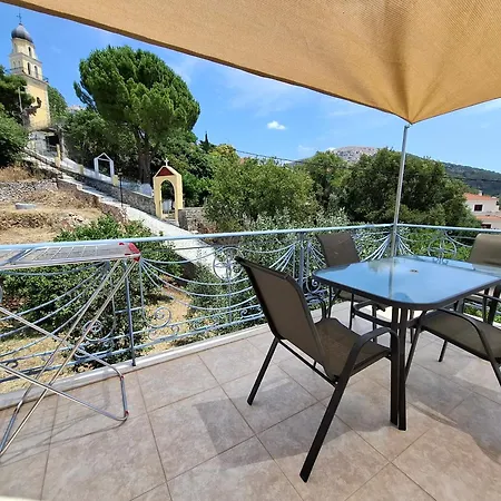 Victoria's Apartment